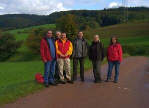 Walter Krögner und ein Teil der Wanderer am Leheneck